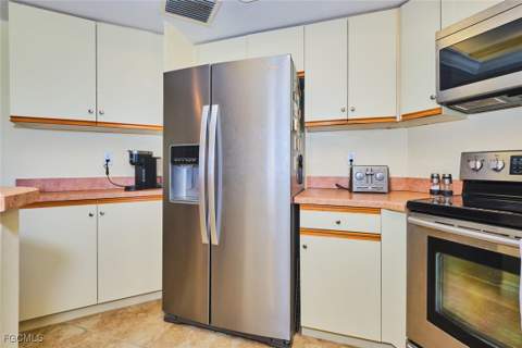 13331 Medinah Cir W 1, Fort Myers FL - photo 13 of 49