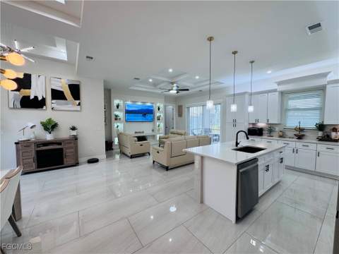 528 Jacaranda Pkwy E, Cape Coral FL - photo 13 of 50