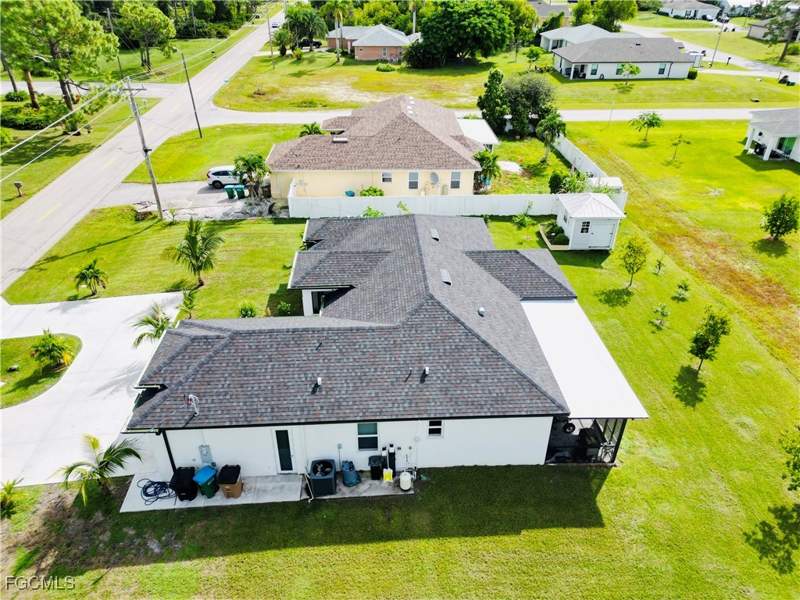 3 bedroom SingleFamilyResidence at 528 Jacaranda Pkwy E, Cape Coral, Cape Coral — photo 4