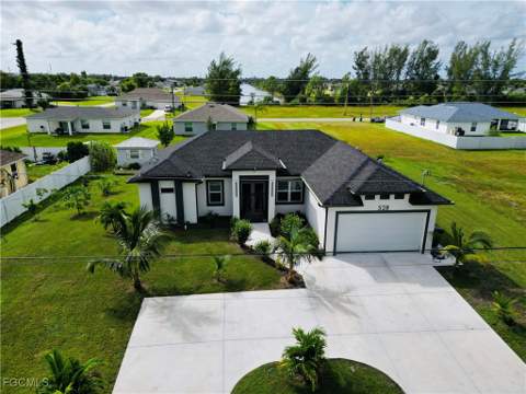 528 Jacaranda Pkwy E, Cape Coral FL - photo 8 of 50