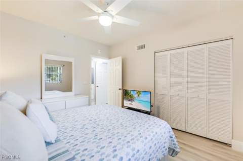 4481 Bay Beach Ln 214, Fort Myers Beach FL - photo 10 of 23