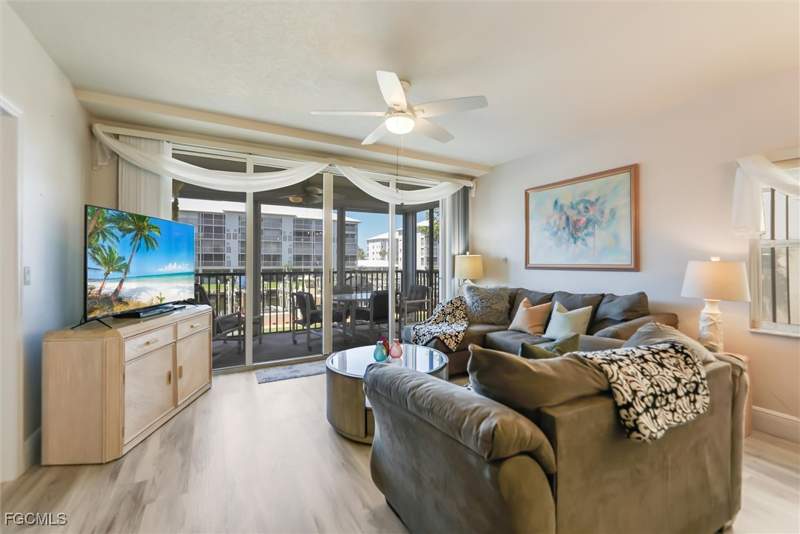 3 bedroom Condominium at 4481 Bay Beach Ln 214, Hibiscus Pointe, Fort Myers Beach — photo 2