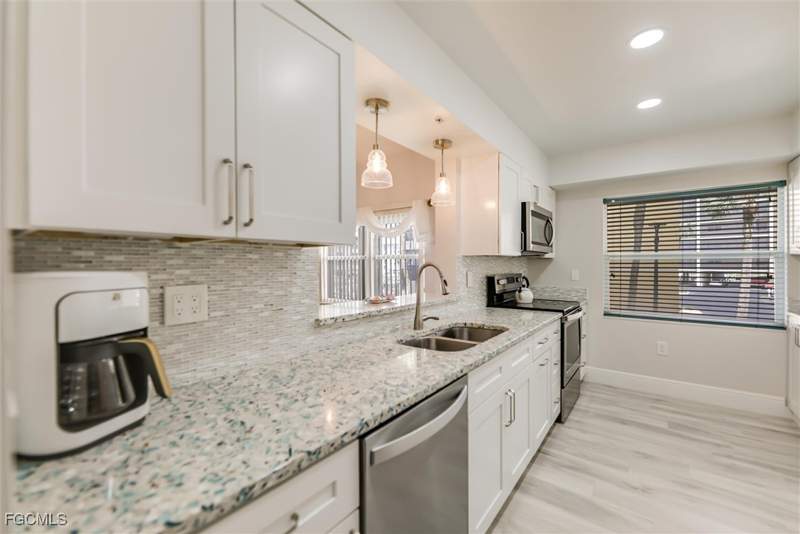 3 bedroom Condominium at 4481 Bay Beach Ln 214, Hibiscus Pointe, Fort Myers Beach — photo 3
