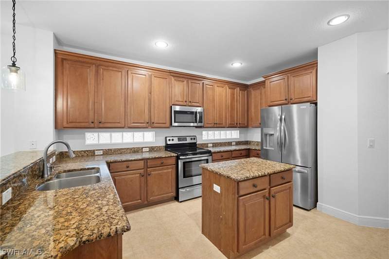 4 bedroom SingleFamilyResidence at 8286 Sumner Ave 1, Catalina Isles, Fort Myers — photo 4