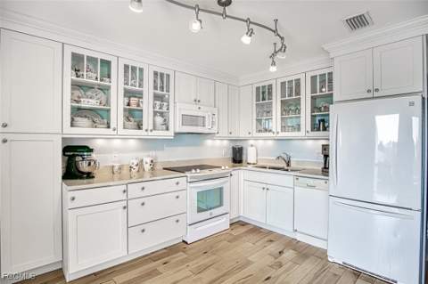 1250 Tennisplace Ct C31, Sanibel FL - photo 9 of 29