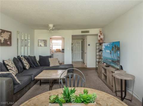 180 Turtle Lake Ct 209, Naples FL - photo 10 of 15