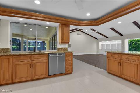 491 Cypress Way E, Naples FL - photo 9 of 42