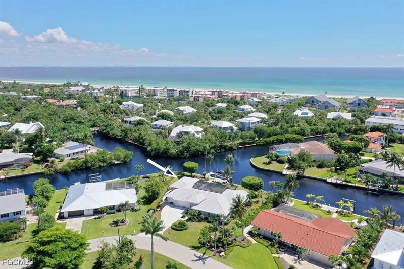 4 bedroom SingleFamilyResidence at 924 Kings Crown Dr, Shell Harbor, Sanibel — photo 2