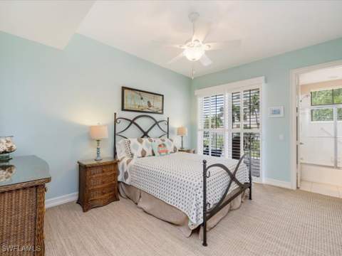 9566 Gulf Shore Dr 102, Naples FL - photo 15 of 34