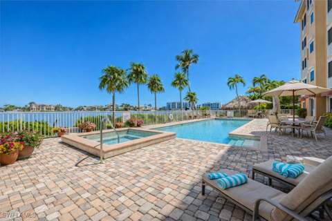 9566 Gulf Shore Dr 102, Naples FL - photo 23 of 34