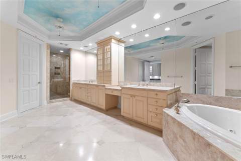 81 Seagate Dr 801, Naples FL - photo 18 of 39