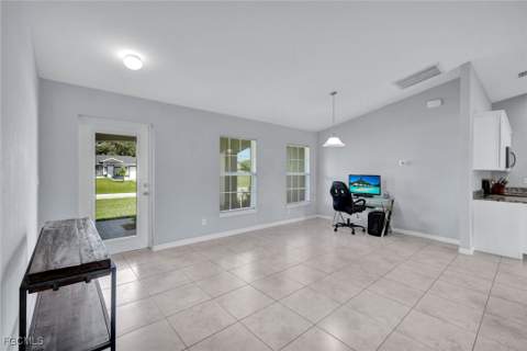 216 NW 9th Ter, Cape Coral FL - photo 13 of 26