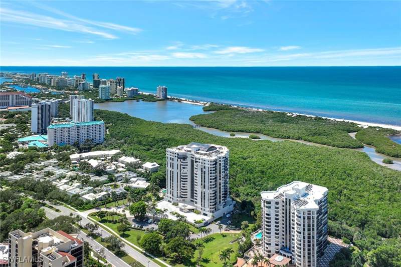 3 bedroom Condominium at 6001 Pelican Bay Blvd 202, Grosvenor, Naples — photo 2