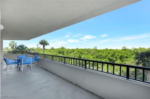 6001 Pelican Bay Blvd 202, Naples FL - photo 22 of 36