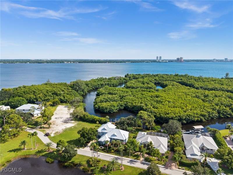 3 bedroom SingleFamilyResidence at 6076 Eagle Watch Ct, Marsh Pointe, North Fort Myers — photo 3