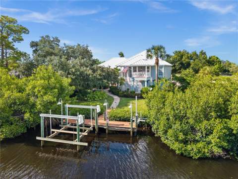6076 Eagle Watch Ct, North Fort Myers FL - photo 6 of 50