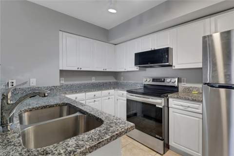 8659 River Homes Ln 105, Bonita Springs FL - photo 10 of 26
