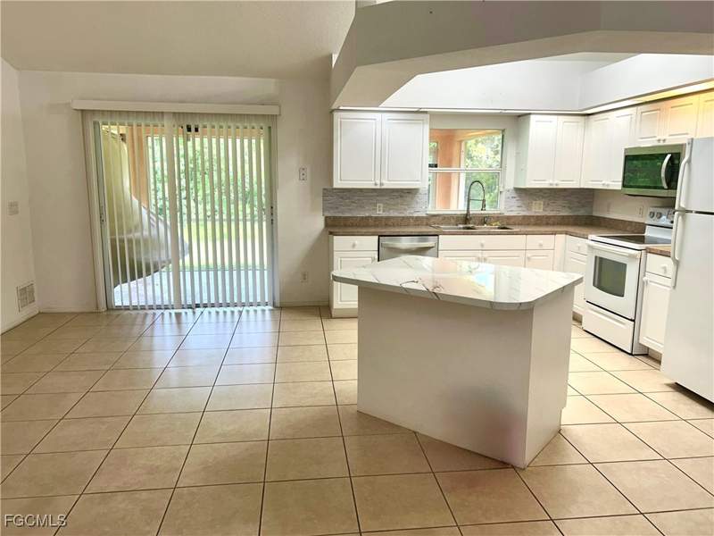 3 bedroom SingleFamilyResidence at 947 Hunter St E, Lehigh Acres, Lehigh Acres — photo 4