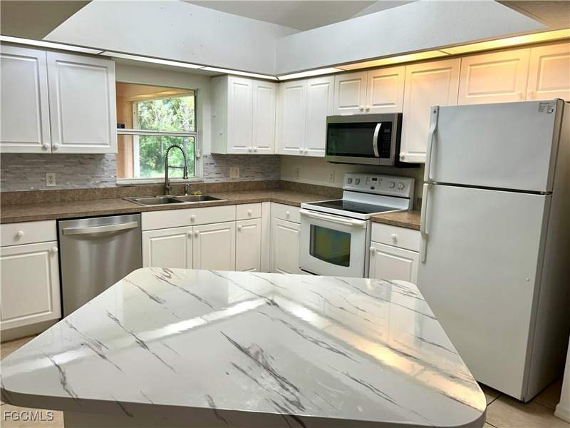 3 bedroom SingleFamilyResidence at 947 Hunter St E, Lehigh Acres, Lehigh Acres — photo 5