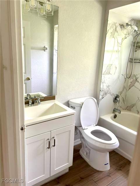 947 Hunter St E, Lehigh Acres FL - photo 7 of 20