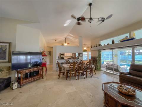 4436 SE 11th Pl, Cape Coral FL - photo 7 of 38