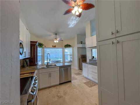 4436 SE 11th Pl, Cape Coral FL - photo 9 of 38