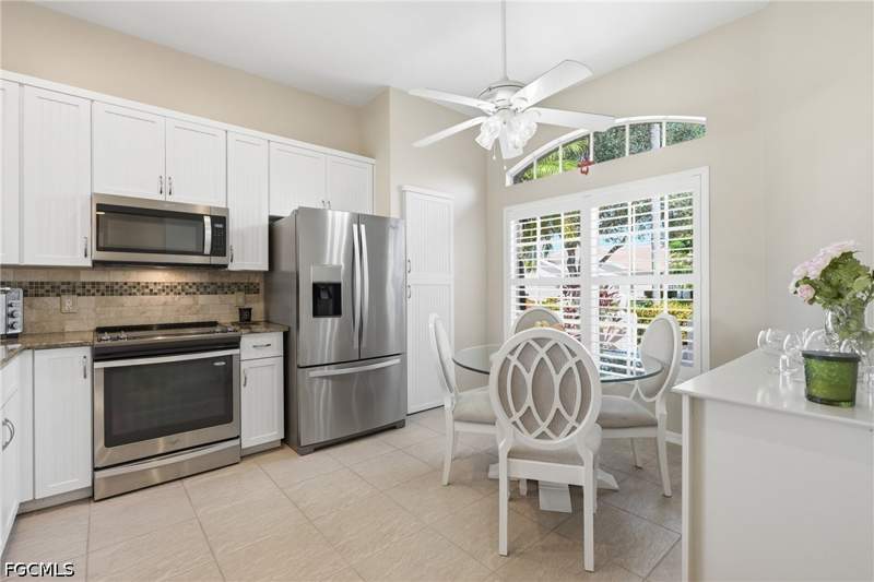 2 bedroom Attached at 12784 Devonshire Lakes Cir, Devonshire Lakes, Fort Myers — photo 2