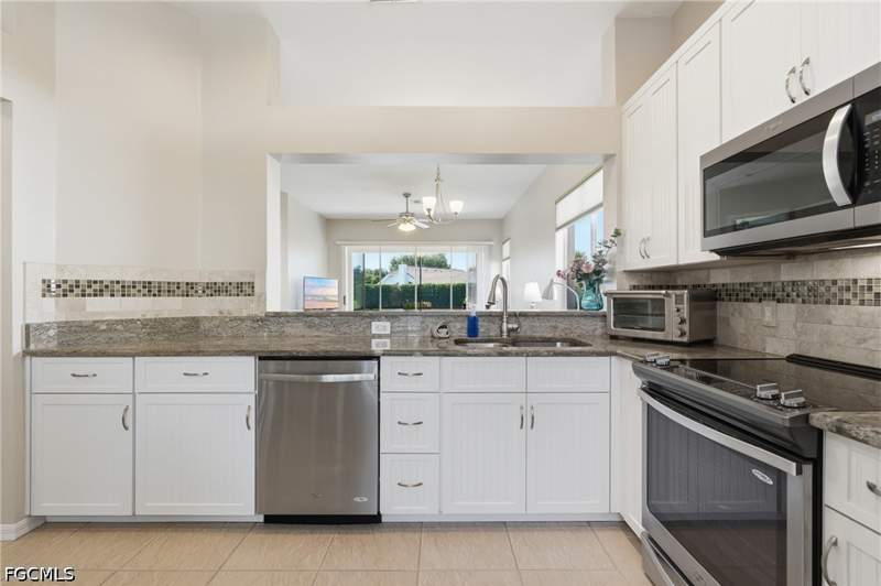 2 bedroom Attached at 12784 Devonshire Lakes Cir, Devonshire Lakes, Fort Myers — photo 5