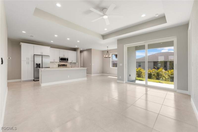 4 bedroom SingleFamilyResidence at 5028 N Peachtree Cir, Port Labelle, Labelle — photo 3