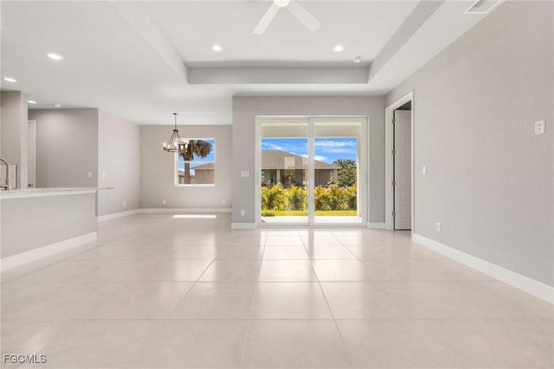 4 bedroom SingleFamilyResidence at 5028 N Peachtree Cir, Port Labelle, Labelle — photo 4