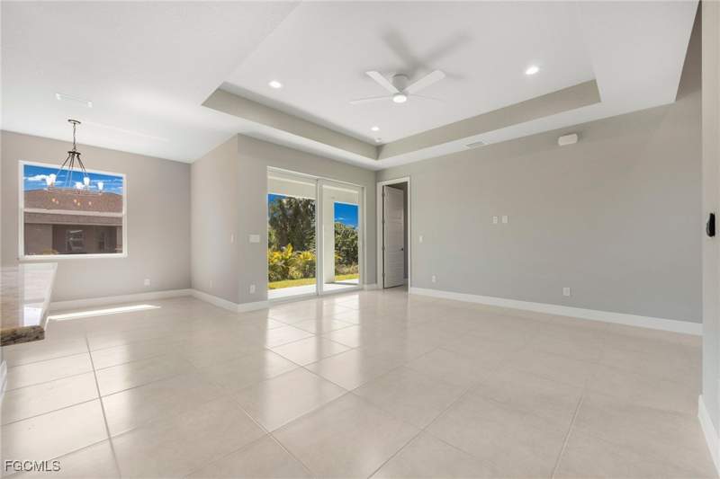 4 bedroom SingleFamilyResidence at 5028 N Peachtree Cir, Port Labelle, Labelle — photo 5