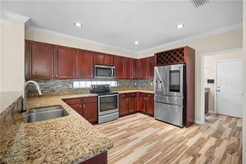 8542 Sumner Ave 1, Fort Myers FL - photo 7 of 18