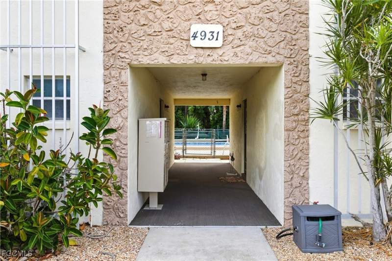 1 bedroom Condominium at 4931 Vincennes Ct 6, Kent II Condo, Cape Coral — photo 3