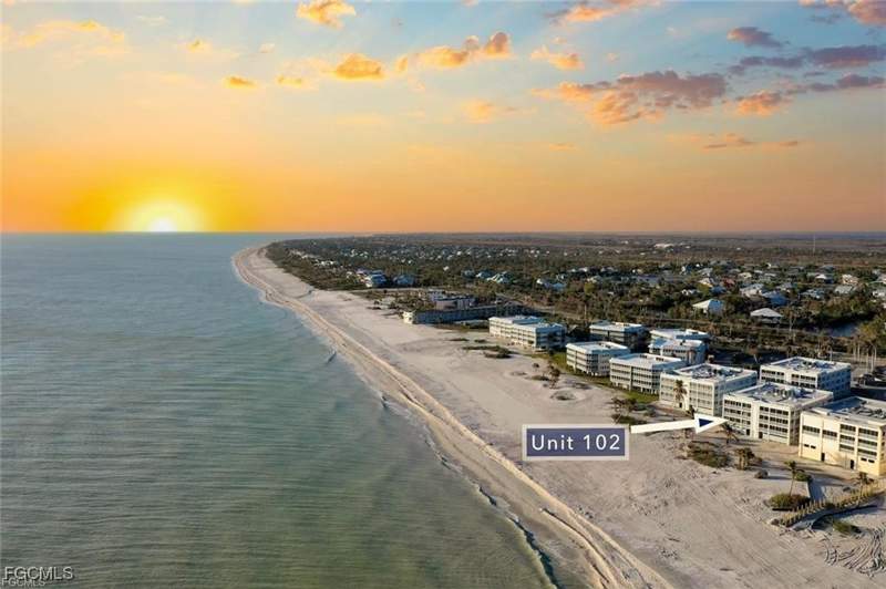 3 bedroom Condominium at 3145 W Gulf Dr 102, Seascape Of Sanibel, Sanibel — photo 2