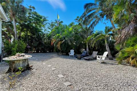 167 Coconut Dr, Fort Myers Beach FL - photo 21 of 34