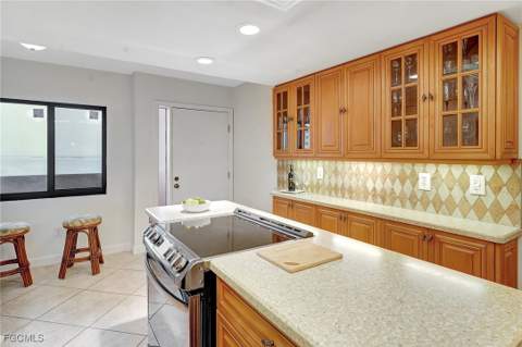 4263 Bay Beach Ln 714, Fort Myers Beach FL - photo 14 of 45