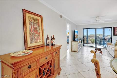 4263 Bay Beach Ln 714, Fort Myers Beach FL - photo 8 of 45
