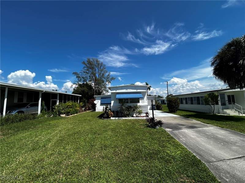 2 bedroom ManufacturedHome at 26186 Princess Ln, Imperial Harbor, Bonita Springs — photo 2