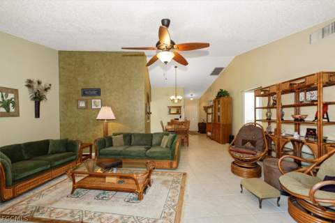 13108 Tall Pine Cir, Fort Myers FL - photo 11 of 33