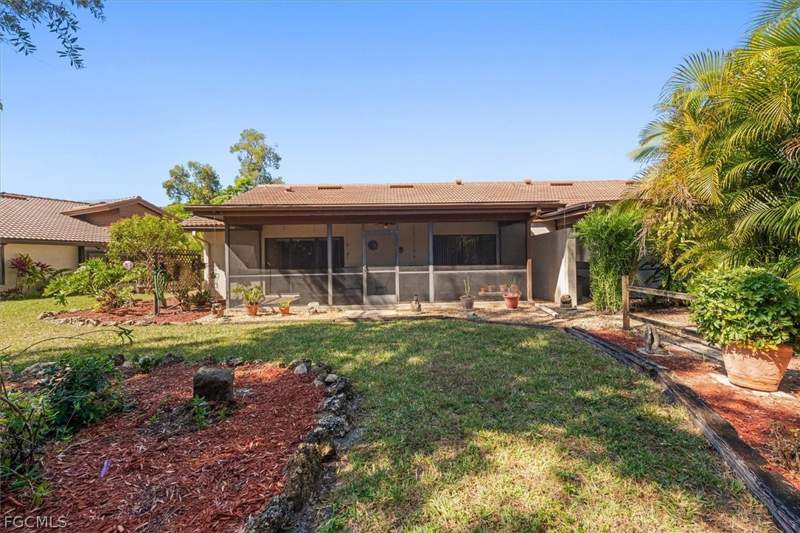 2 bedroom Attached at 13108 Tall Pine Cir, Pinebrook Woods, Fort Myers — photo 4