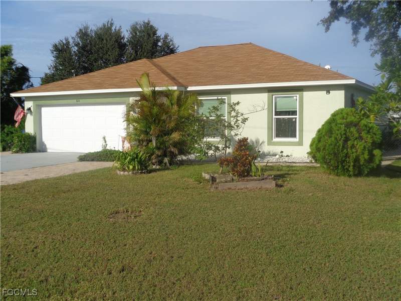 3 bedroom SingleFamilyResidence at 814 Rocaille Ave, Mirror Lakes, Fort Myers — photo 2