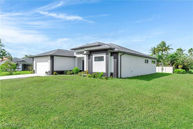 3 bedroom SingleFamilyResidence at 2218 SW 25th St, Cape Coral, Cape Coral — photo 3