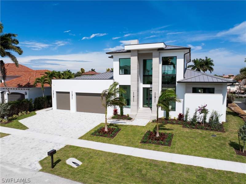 5 bedroom SingleFamilyResidence at 159 Dan River Ct, Marco Beach, Marco Island — photo 2
