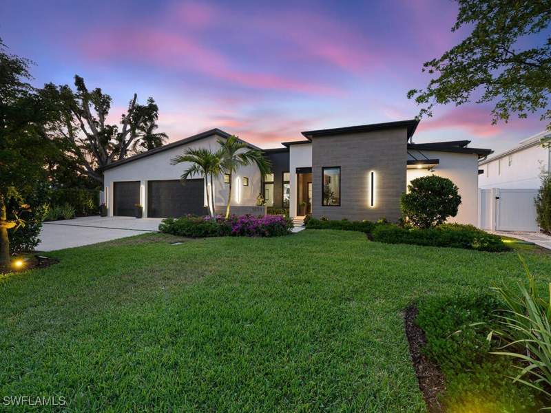 6 bedroom SingleFamilyResidence at 1251 Creech Rd, Naples Imp Co Little Farms, Naples — photo 2