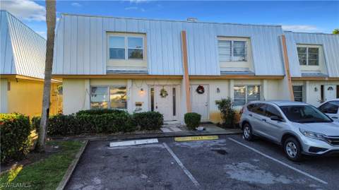 4924 Hawaii Blvd 5, Naples FL - photo 8 of 50