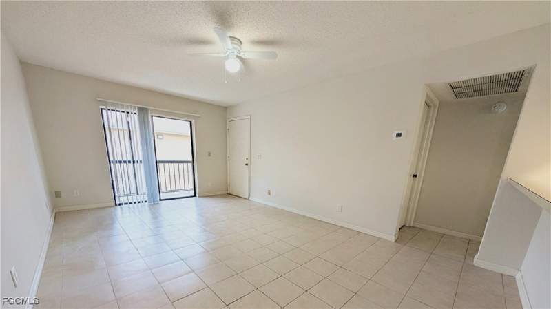 2 bedroom Condominium at 5305 Summerlin Rd 514, Mystic Gardens, Fort Myers — photo 2
