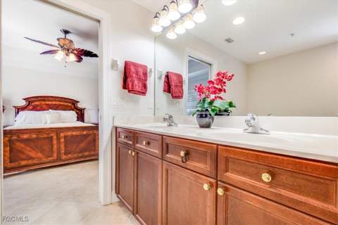 10060 Lake Cove Dr 202, Fort Myers FL - photo 24 of 46