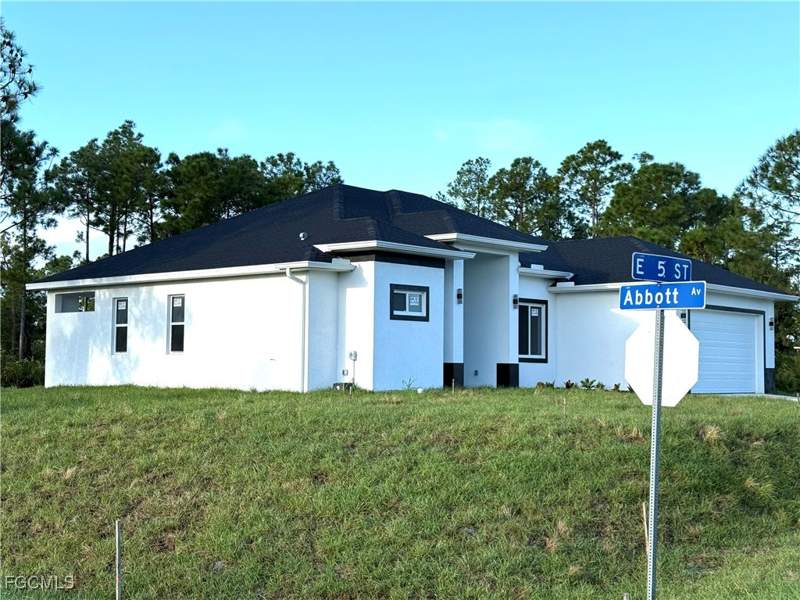 4 bedroom SingleFamilyResidence at 4306 E 5th St, Lehigh Acres, Lehigh Acres — photo 4