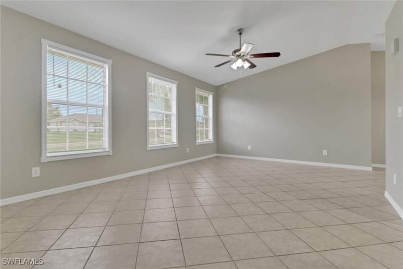3 bedroom SingleFamilyResidence at 1121 SW 9th Ave, Cape Coral, Cape Coral — photo 5