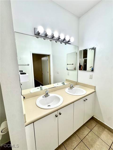 8313 Bernwood Cove Loop S 1204, Fort Myers FL - photo 10 of 18